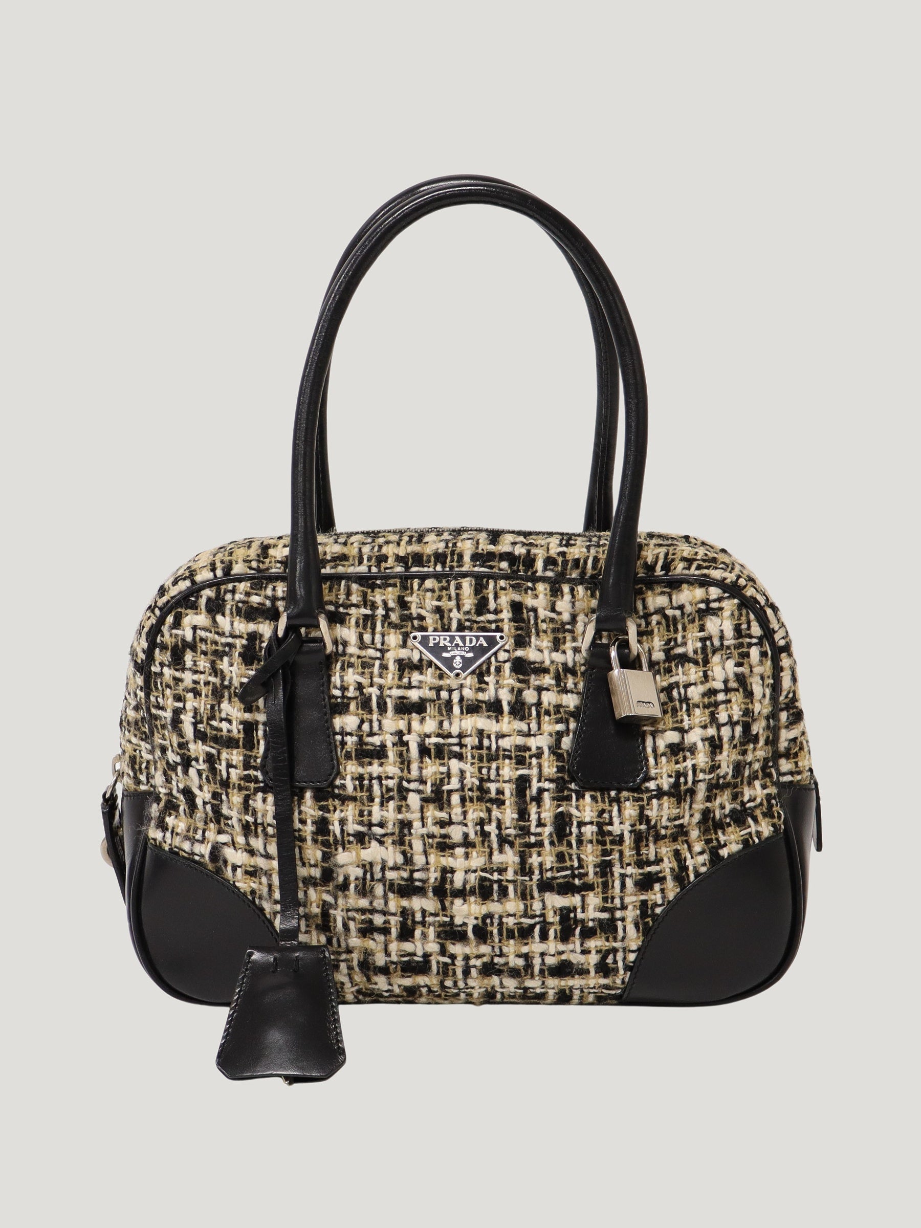 PRADA ハンドバッグ ツイード調 ブラック 三角ロゴ金具ツイードハンドバッグ – Hedy