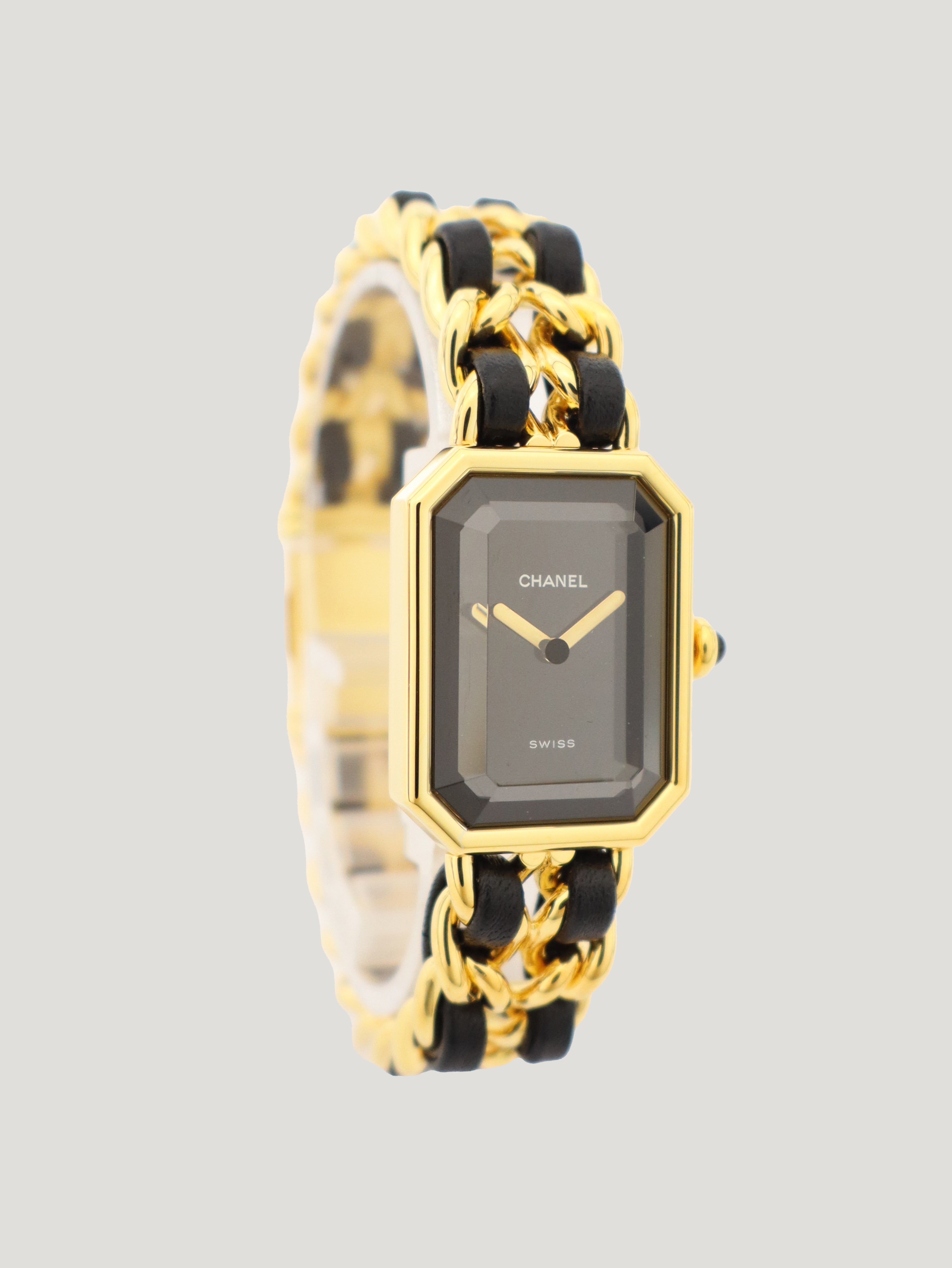 01_af8d8a9d-839a-4b52-bb51-