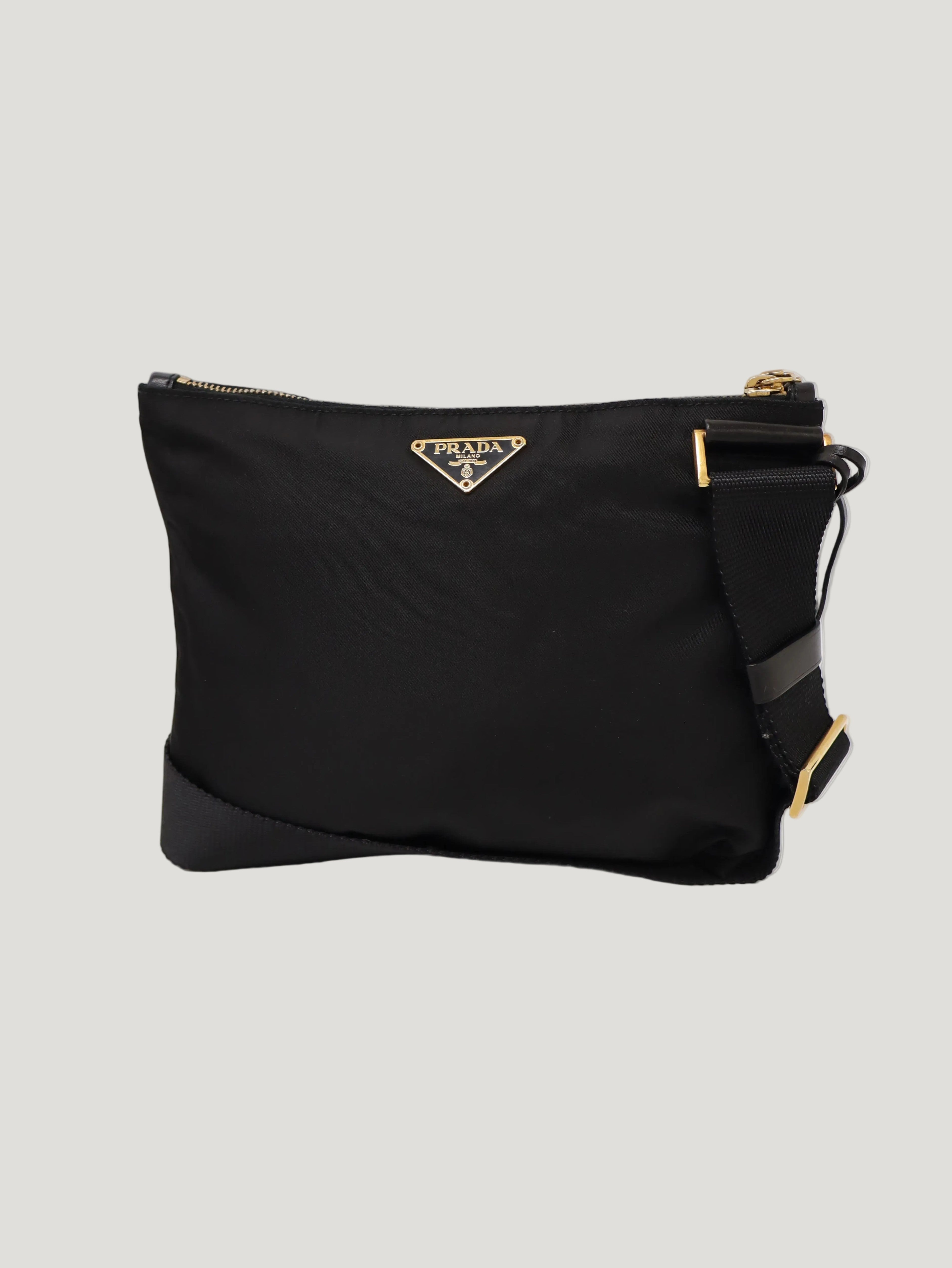 近年モデル✨PRADA ウエストバッグ 三角ロゴ ロゴ金具 ナイロン 黒 三角ロゴ金具ナイロンショルダーバッグ – Hedy