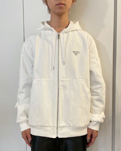 ロゴプレートフーデットデニムブルゾン
