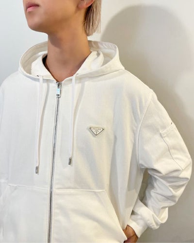 ロゴプレートフーデットデニムブルゾン