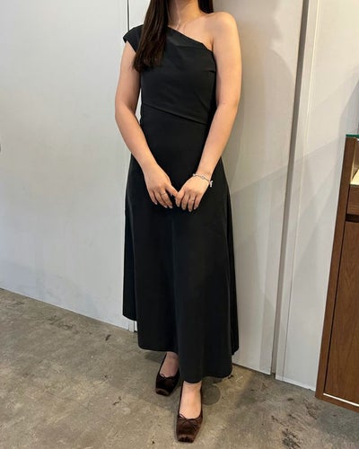 One-shoulder dress