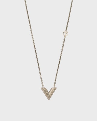 Essential V Necklace