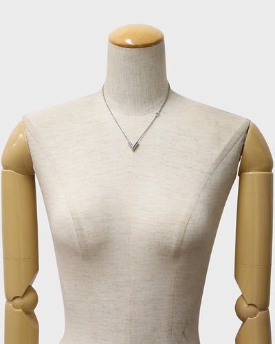 Essential V Necklace
