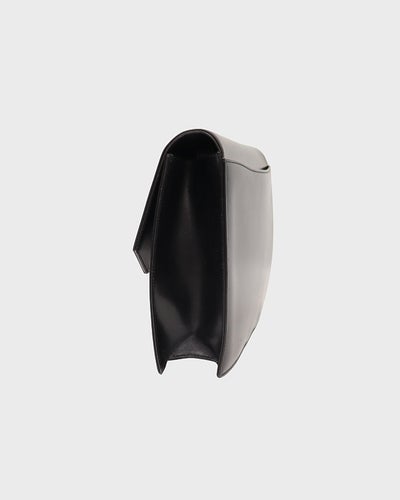 ロゴ刻印レザーショルダーバッグ