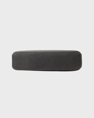 ロゴ刻印レザートートバッグ