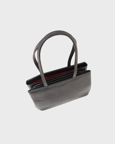ロゴ刻印レザートートバッグ