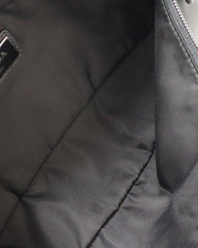 三角金属Logo尼龙腰包