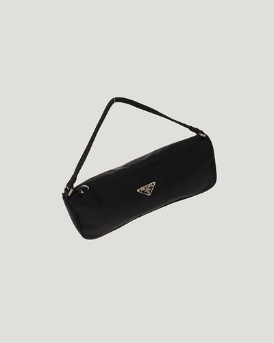 三角ロゴ金具ナイロンワンショルダーバッグ