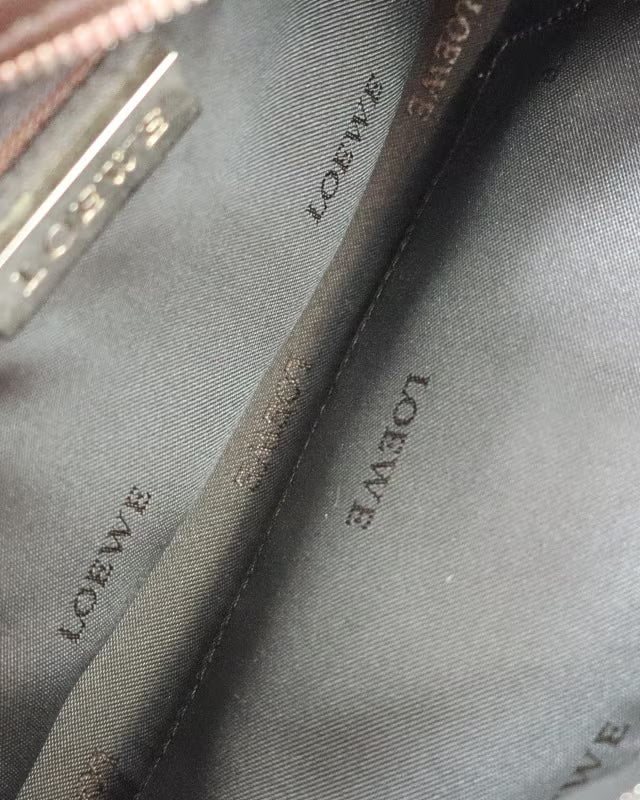 Logo Hardware Leather One-Shoulder Bag