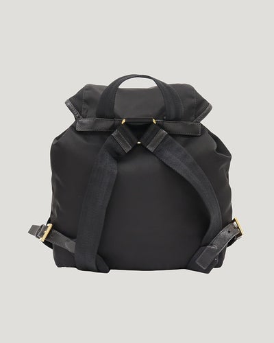 三角ロゴ金具ナイロンリュック – Hedy
