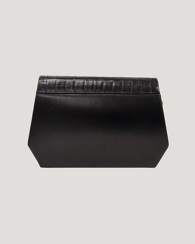 ロゴ金具レザーショルダーバッグ