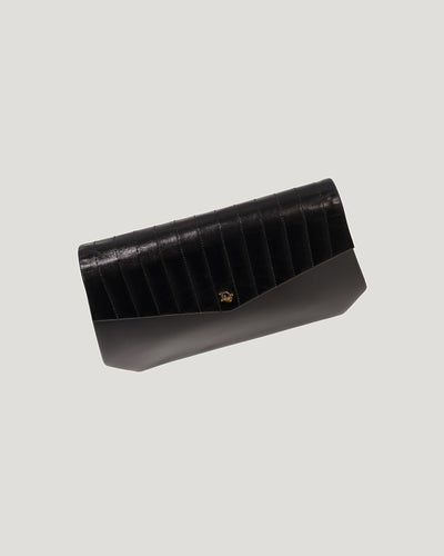 ロゴ金具レザーショルダーバッグ