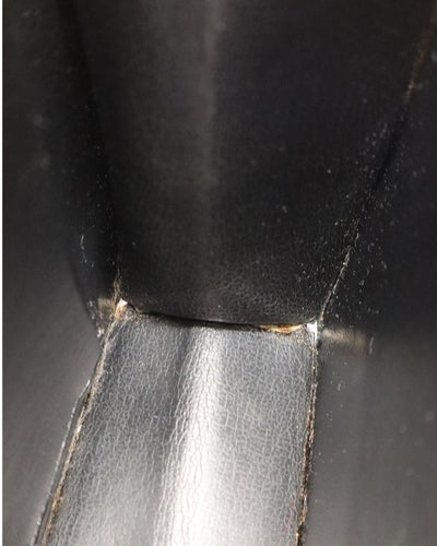 ロゴ金具レザーショルダーバッグ