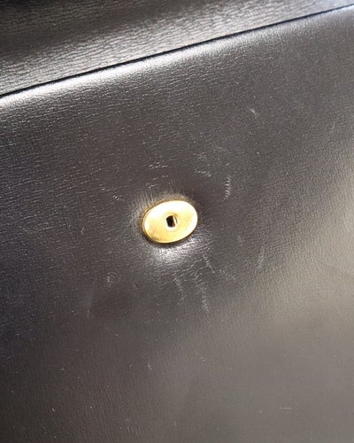 ロゴ金具レザーショルダーバッグ
