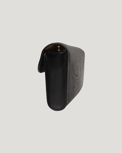 オーバル金具レザーショルダーバッグ