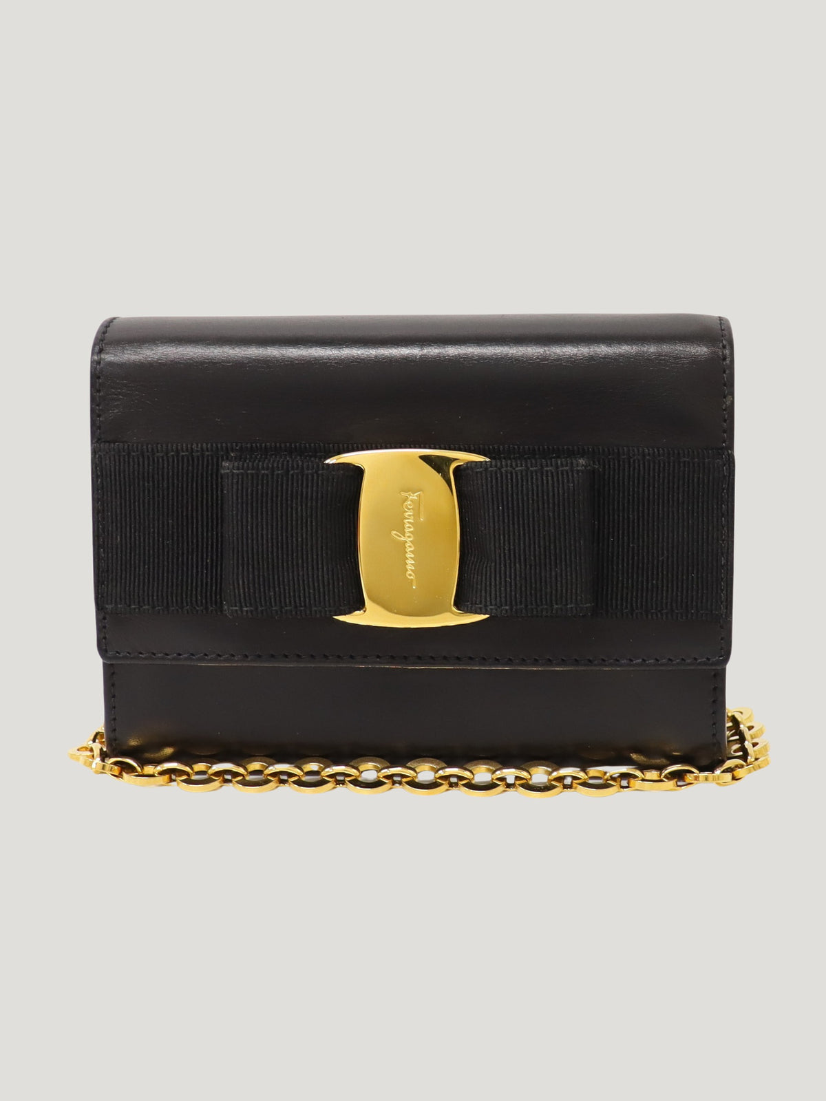 Leather chain shoulder bag with VARA clasp