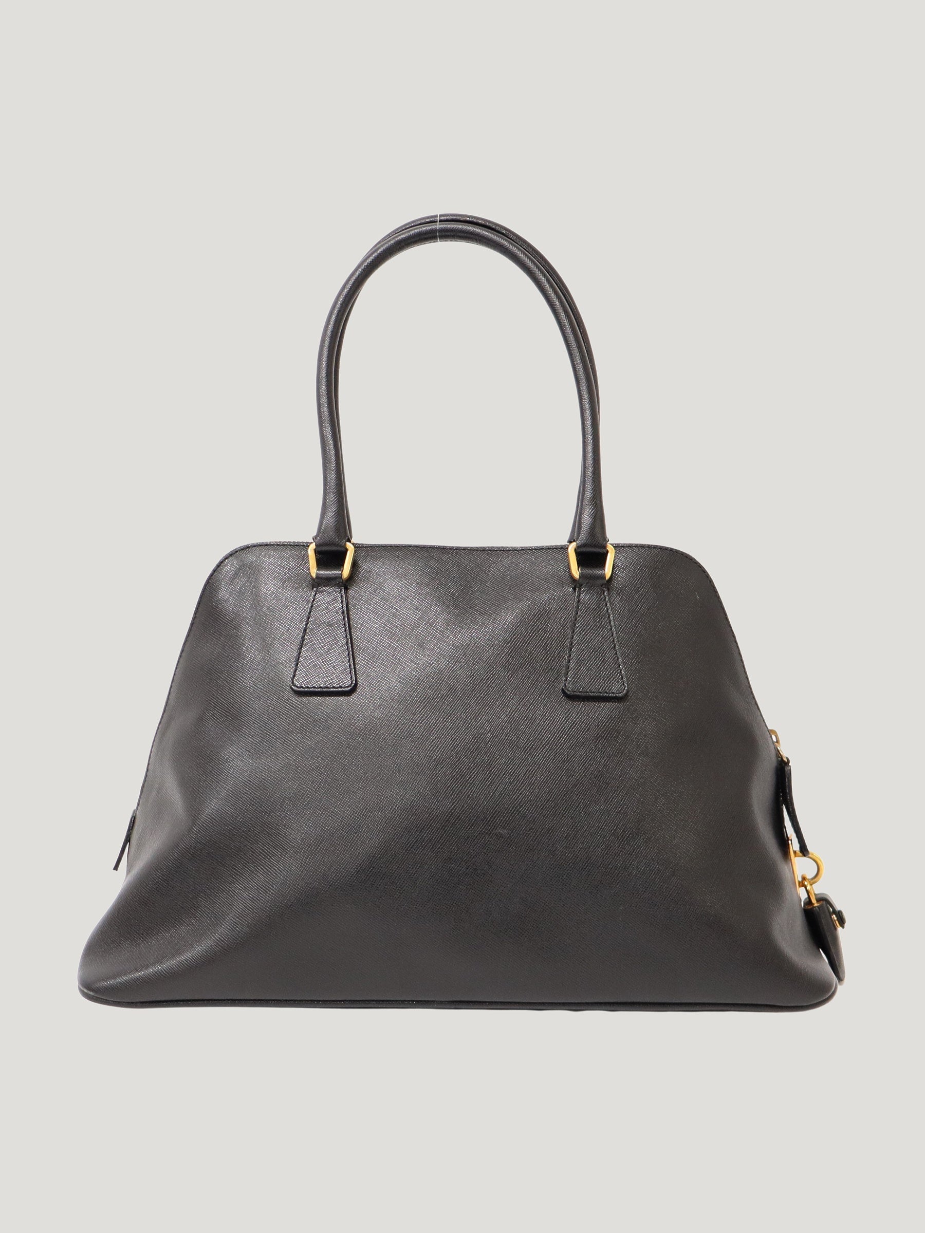 【希少】PRADA ハンドバッグ　三角プレート　ゴールド金具　チェーン　黒 三角ロゴ金具レザーハンドバッグ – Hedy