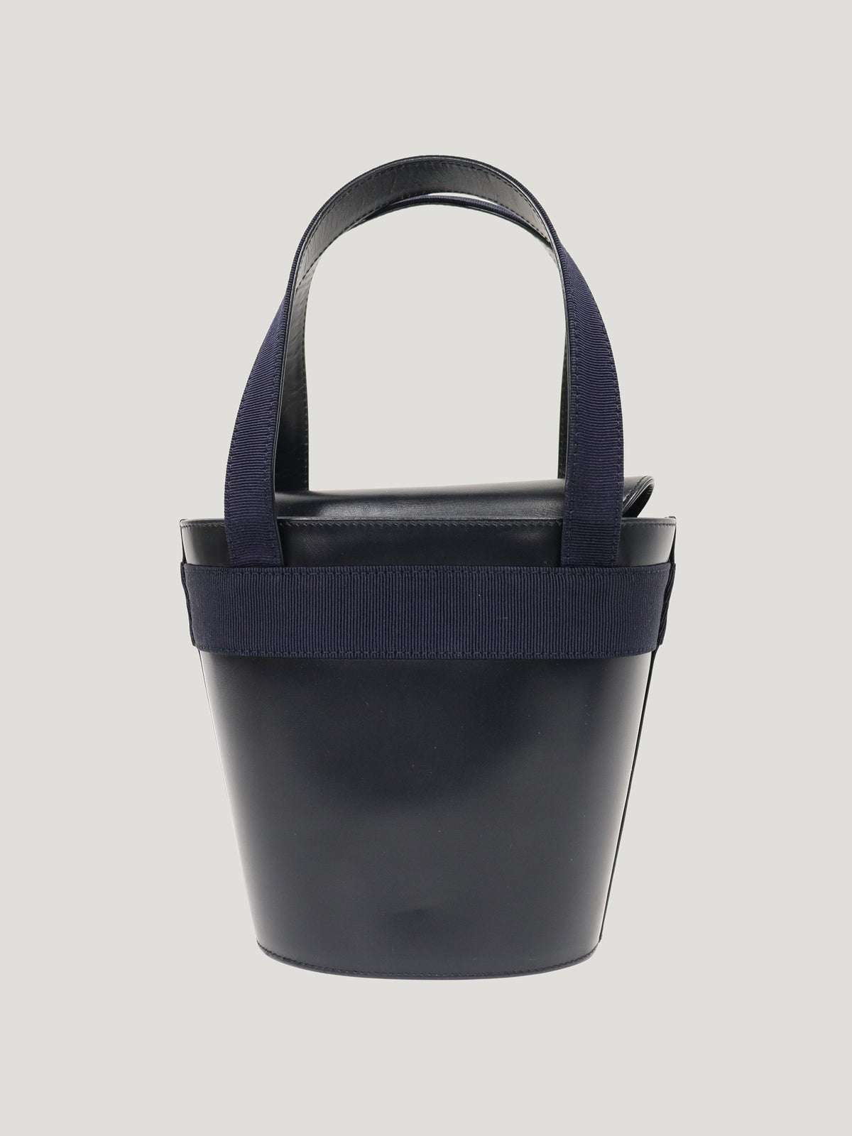 Leather handbag with VARA clasp