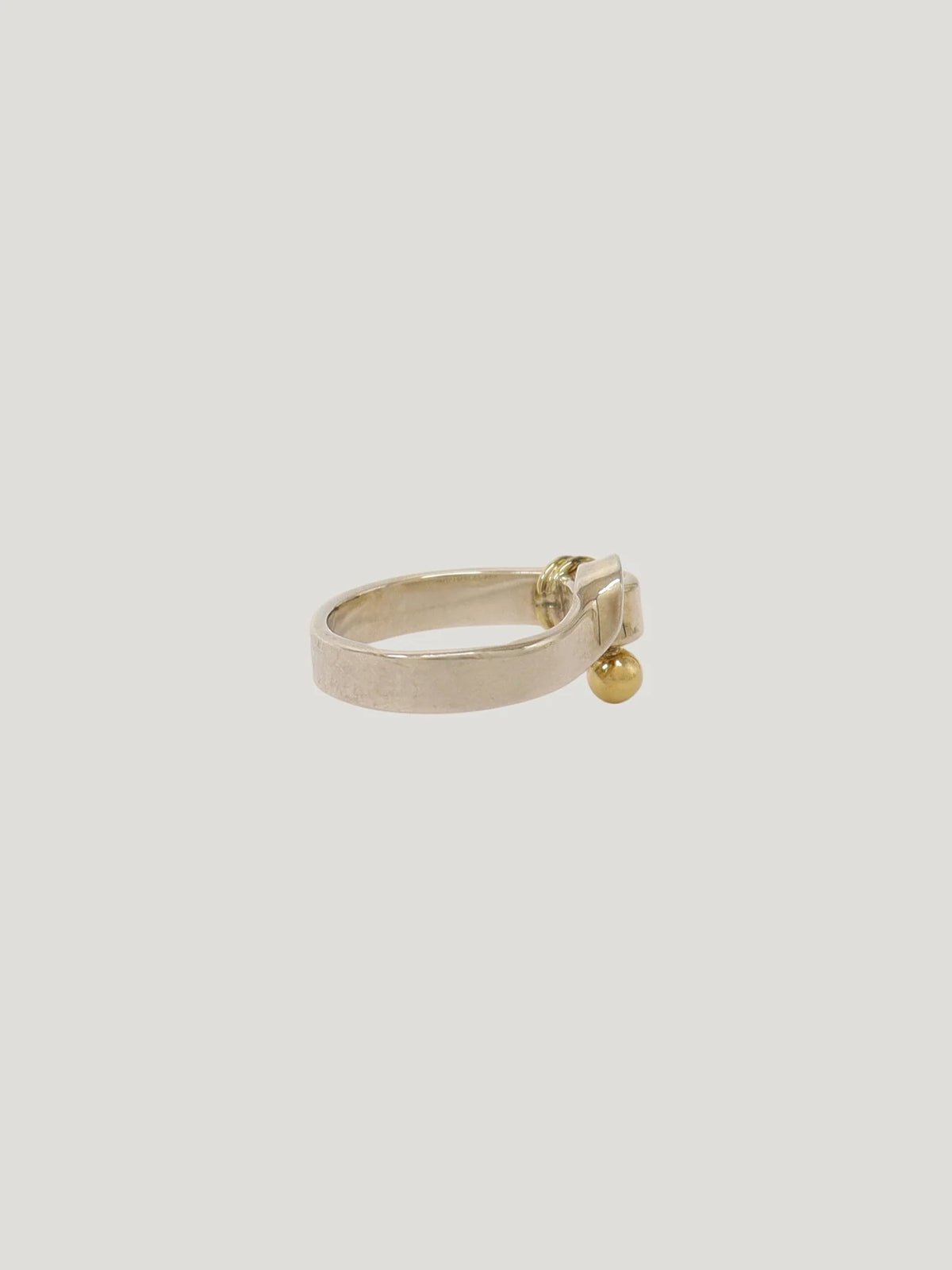 Hook-and-eye ring