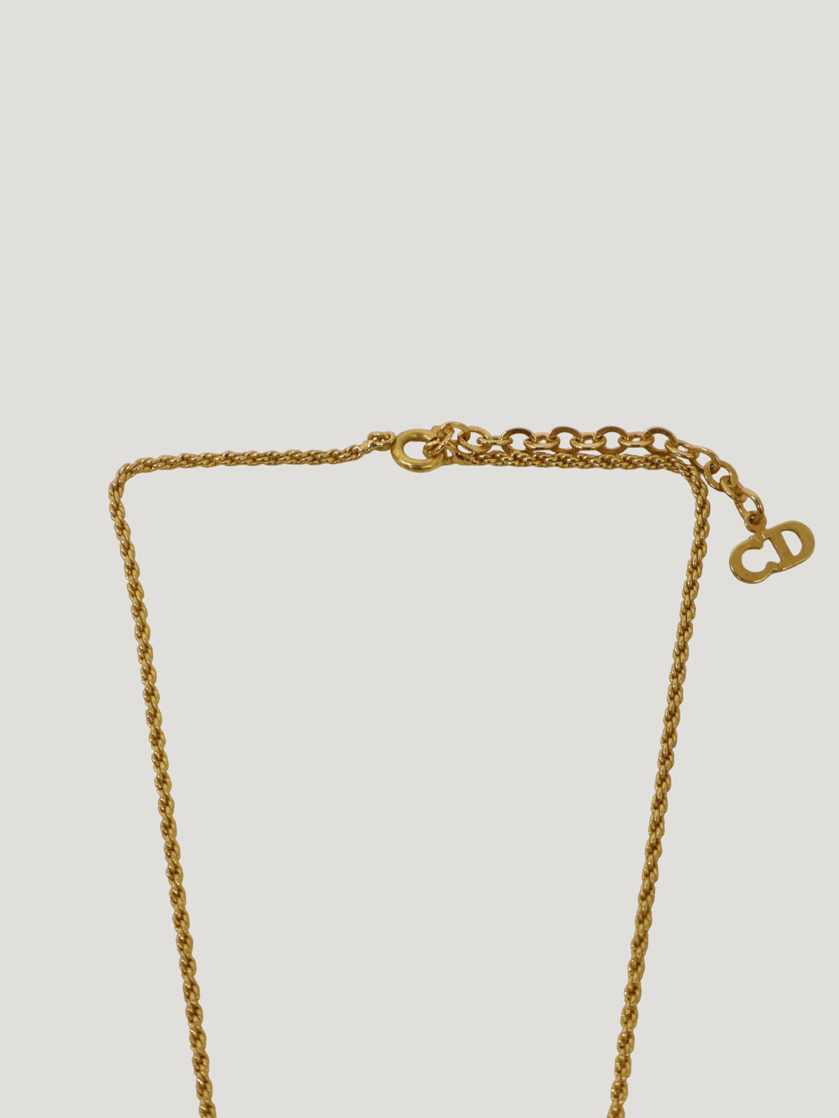 CD Twist Round Necklace