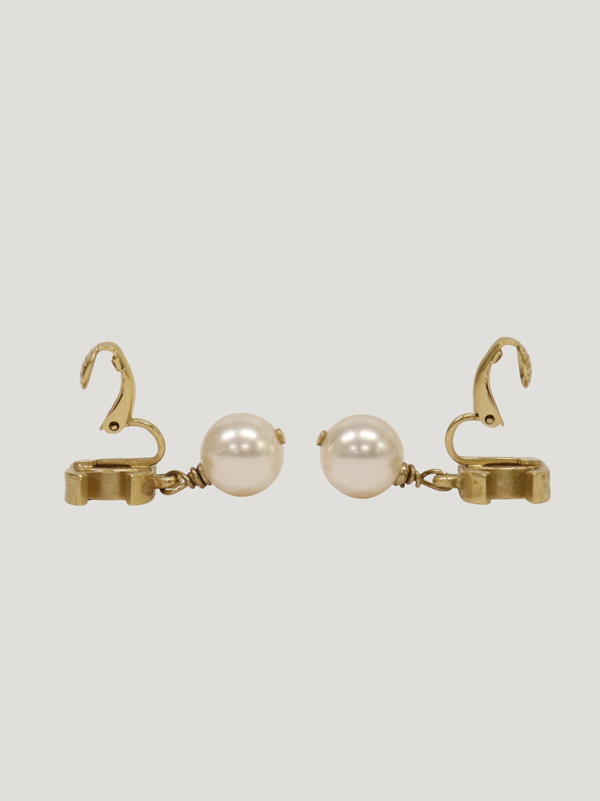 COCO Pearl Swing Earrings