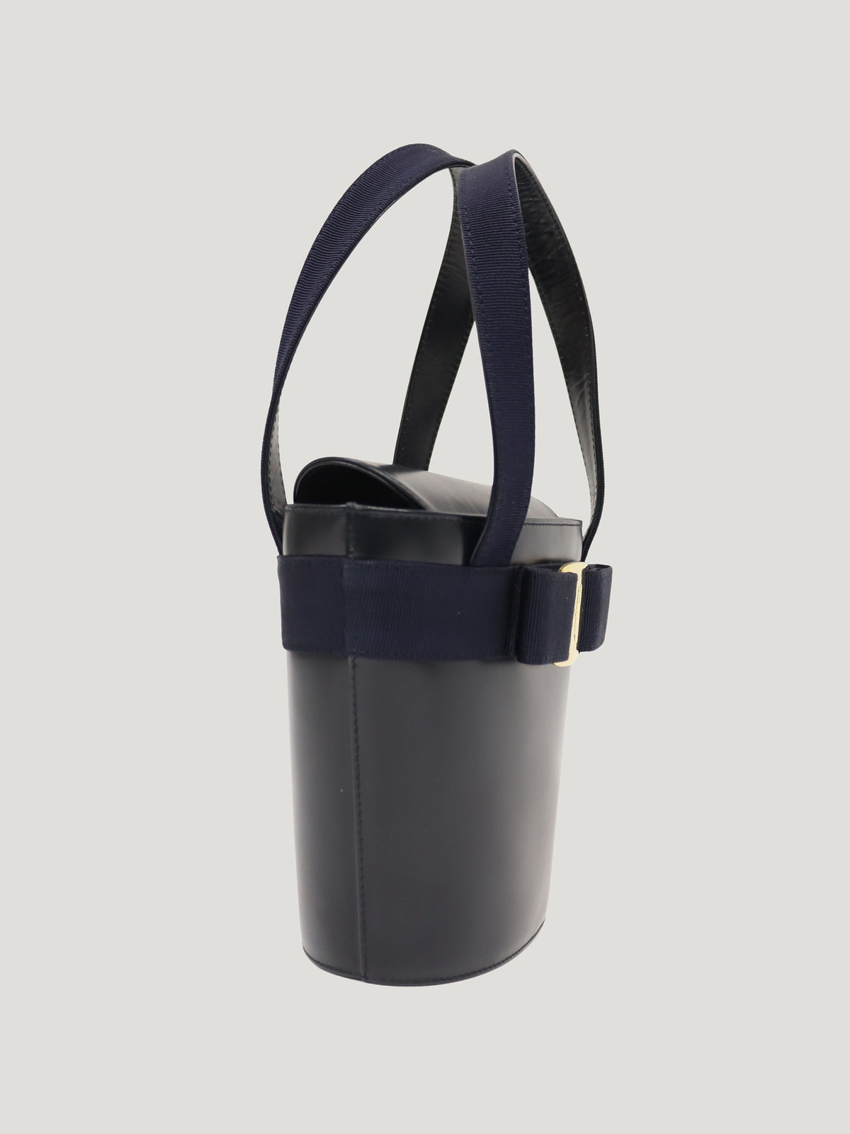 Leather handbag with VARA clasp
