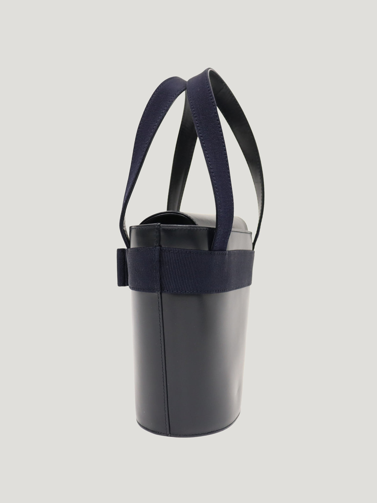 Leather handbag with VARA clasp