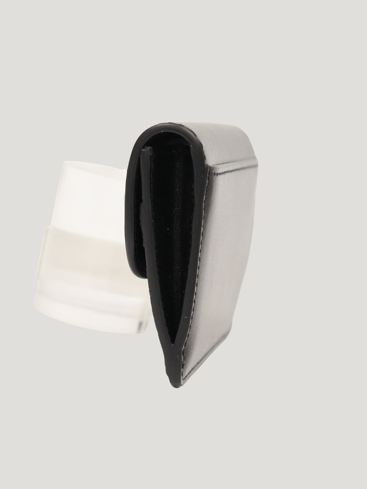Triomphe flap card holder