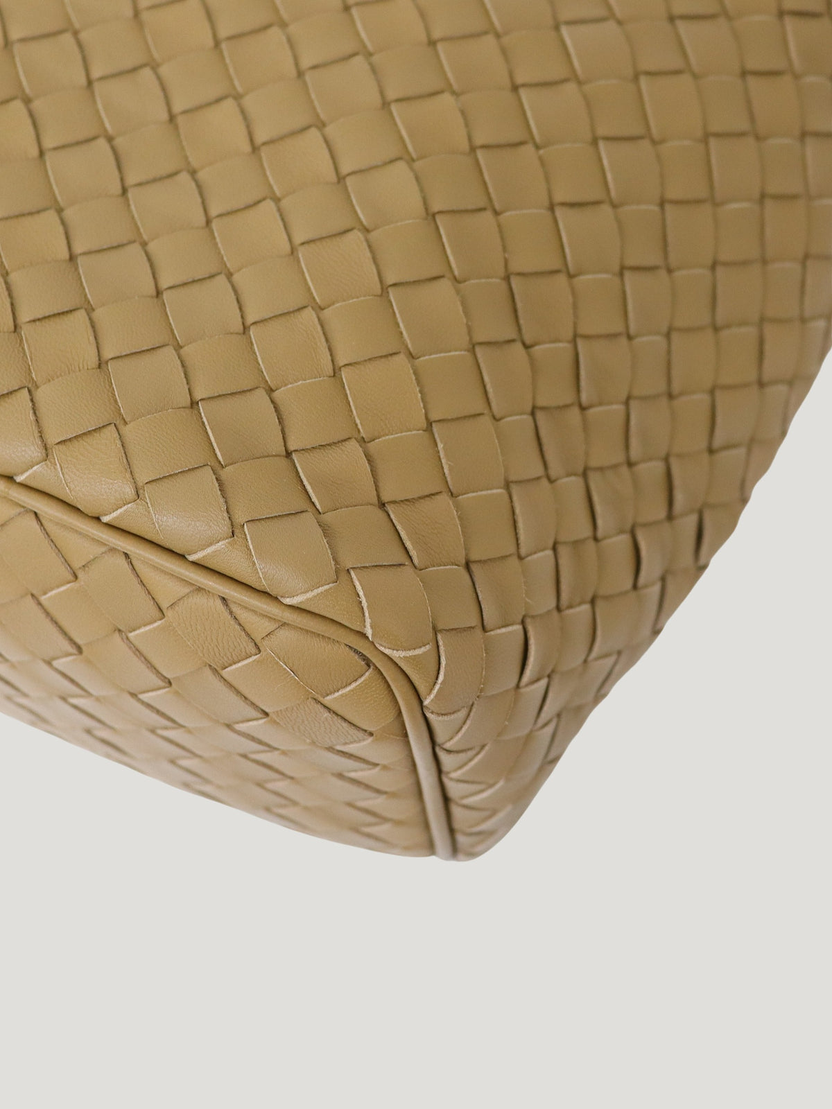 Intrecciato Handbag