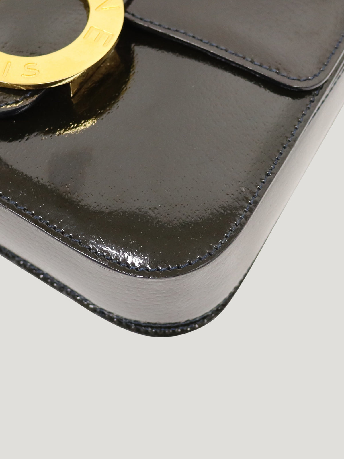 サークルロゴ金具ショルダーバッグ