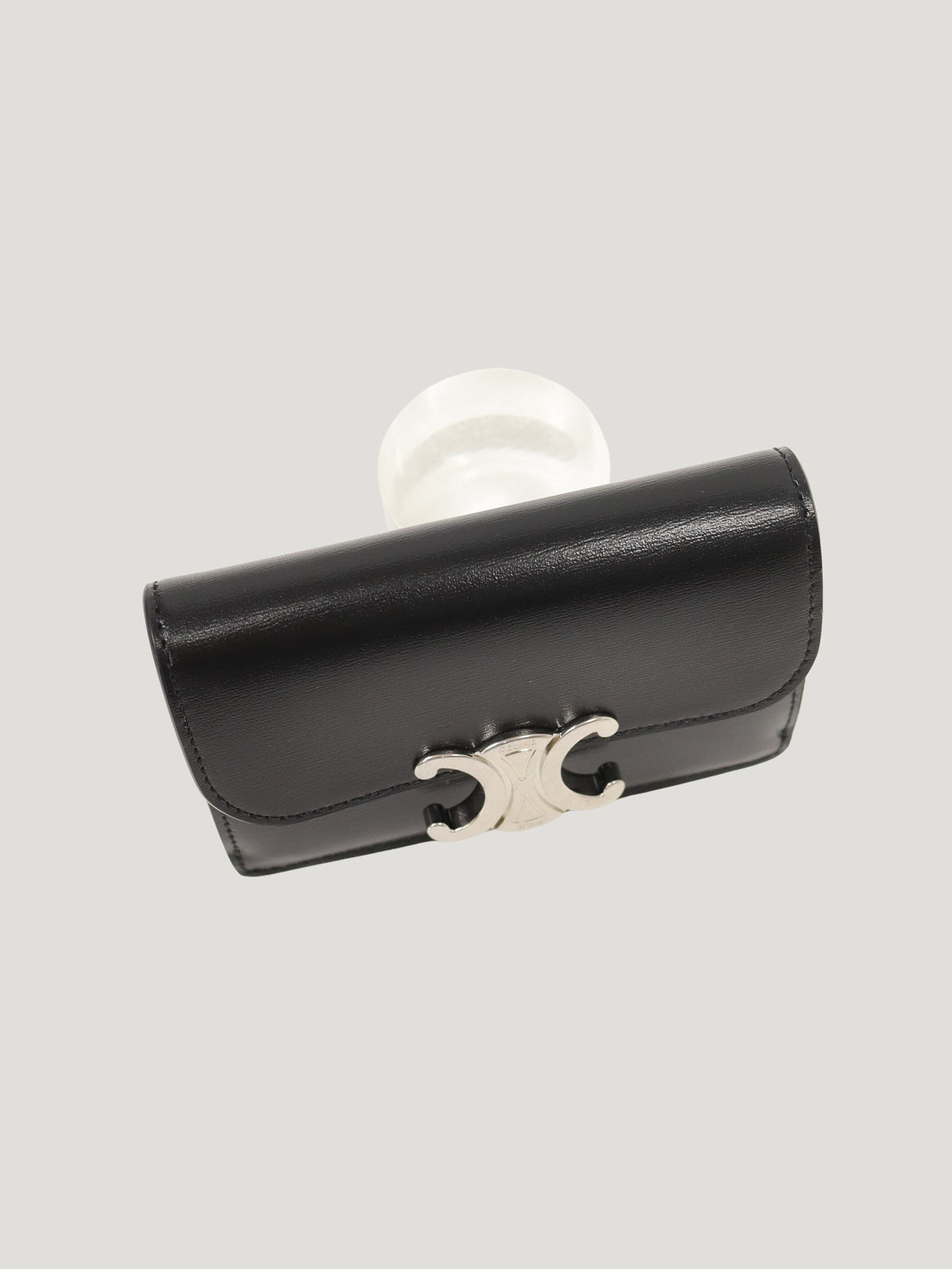 Triomphe flap card holder