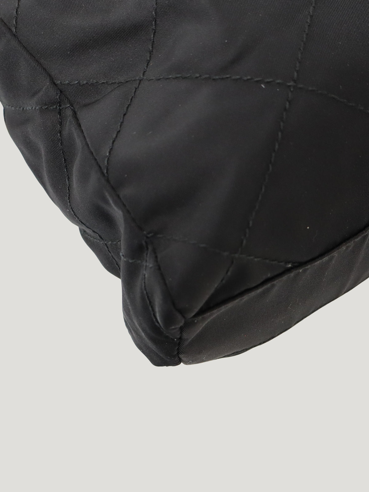Triangular logo hardware quilted nylon chain shoulder bag