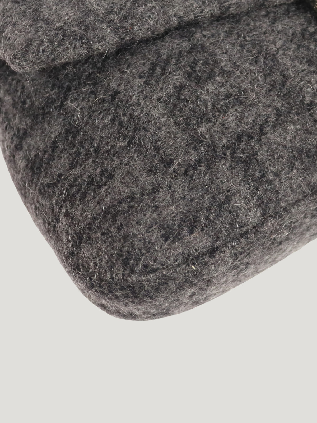 Wool Mamma bucket bag