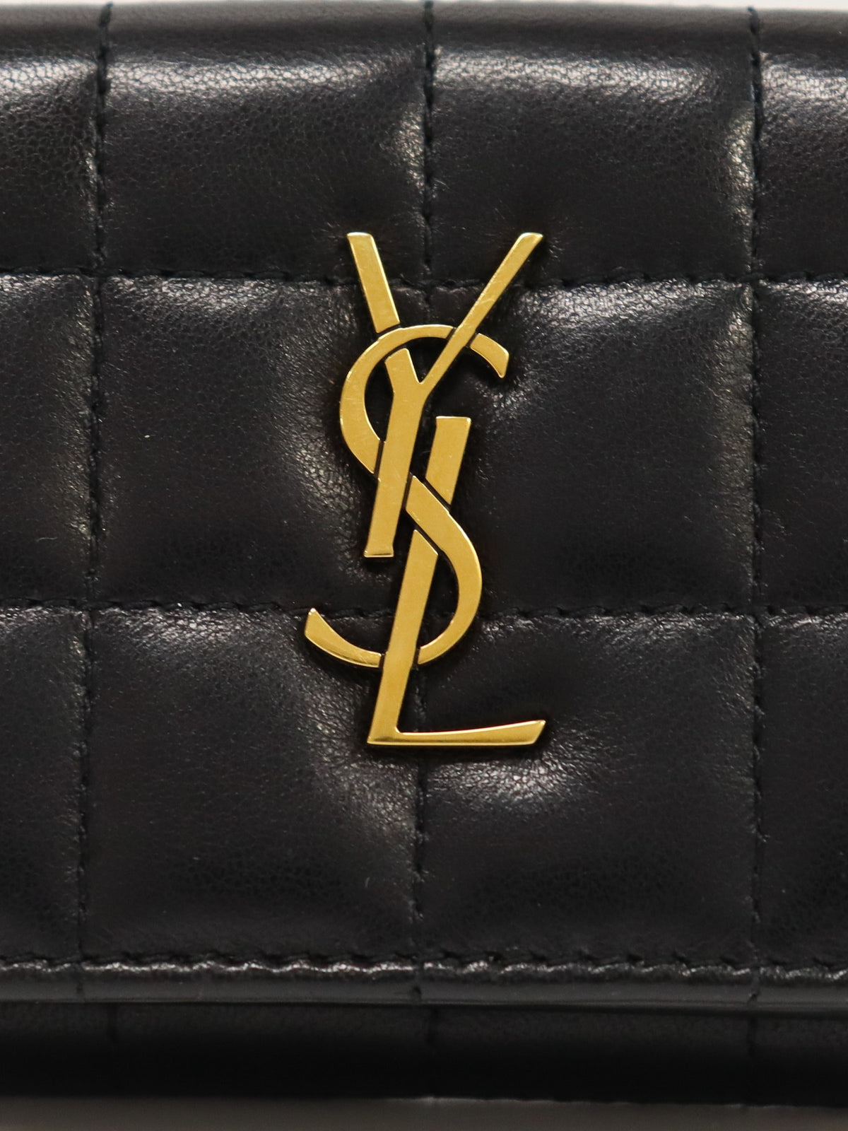 Logo 金屬配件皮革短夾