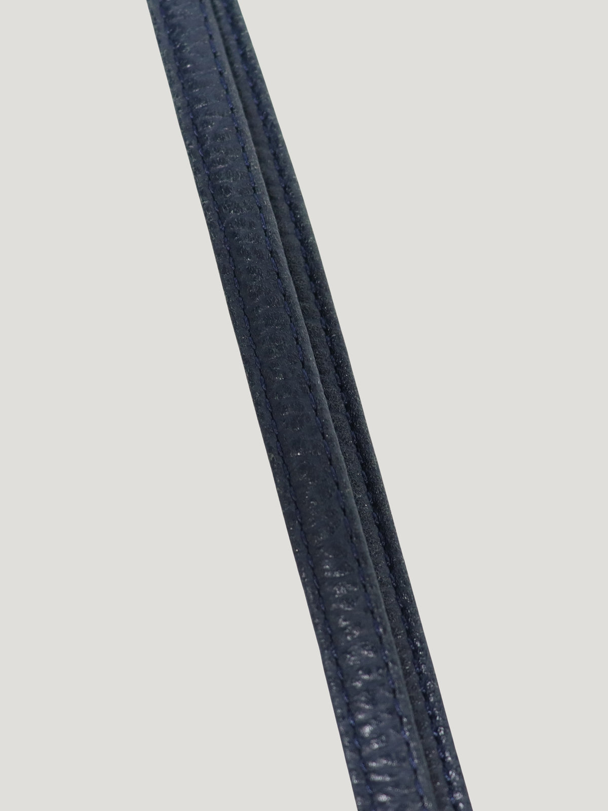 オーバル金具レザーショルダーバッグ