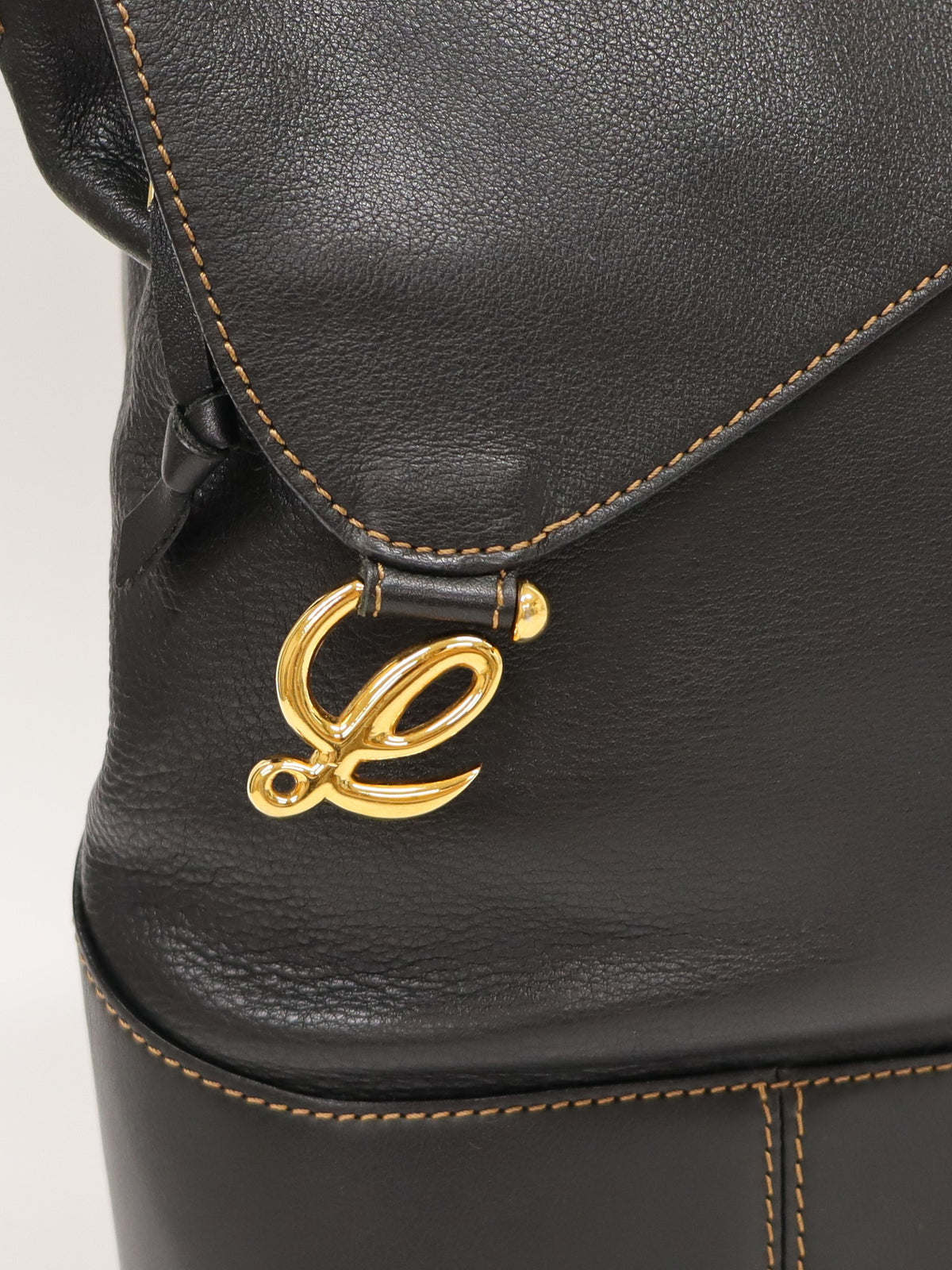 Anton Shoulder Bag