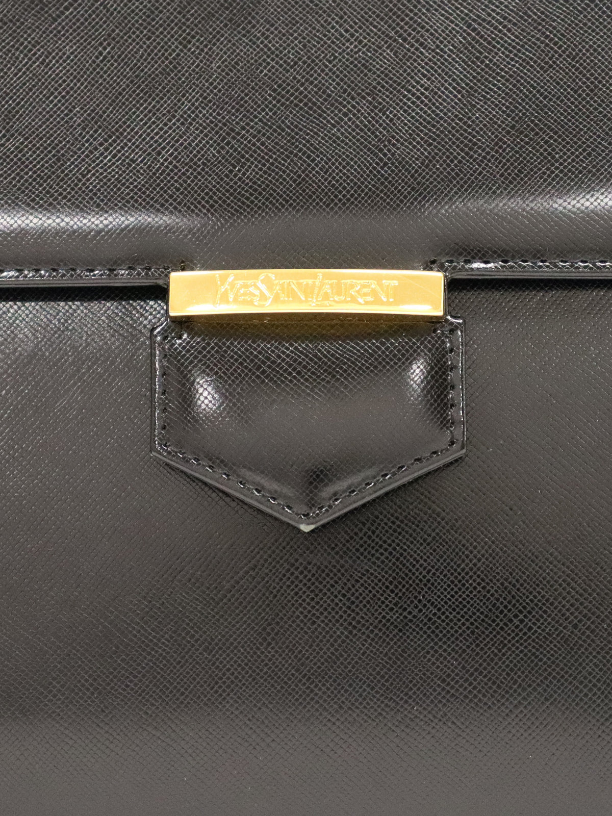 ロゴ金具レザーハンドバッグ