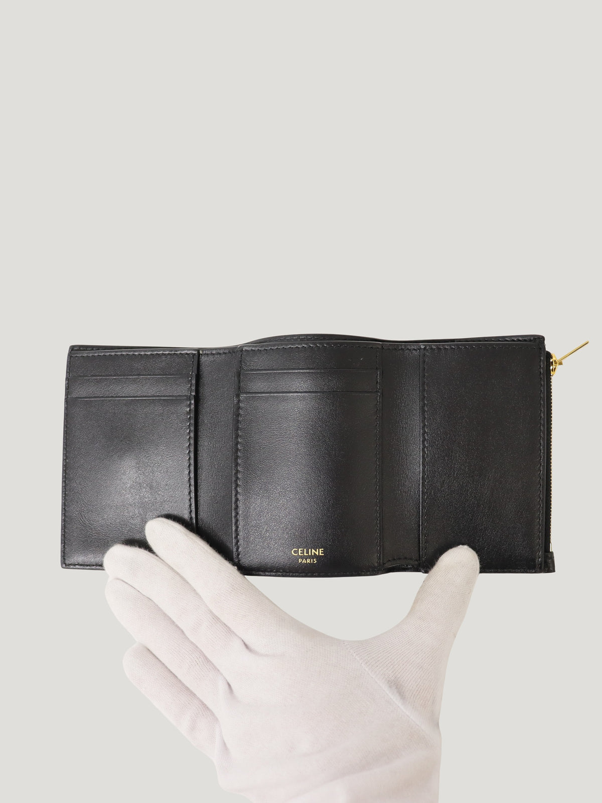 Triomphe compact wallet