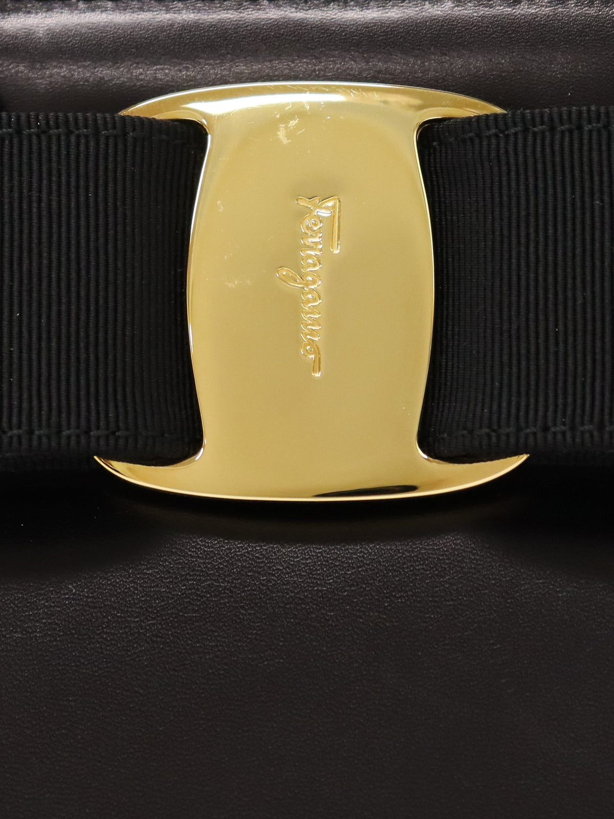 VARA hardware 2-way bag
