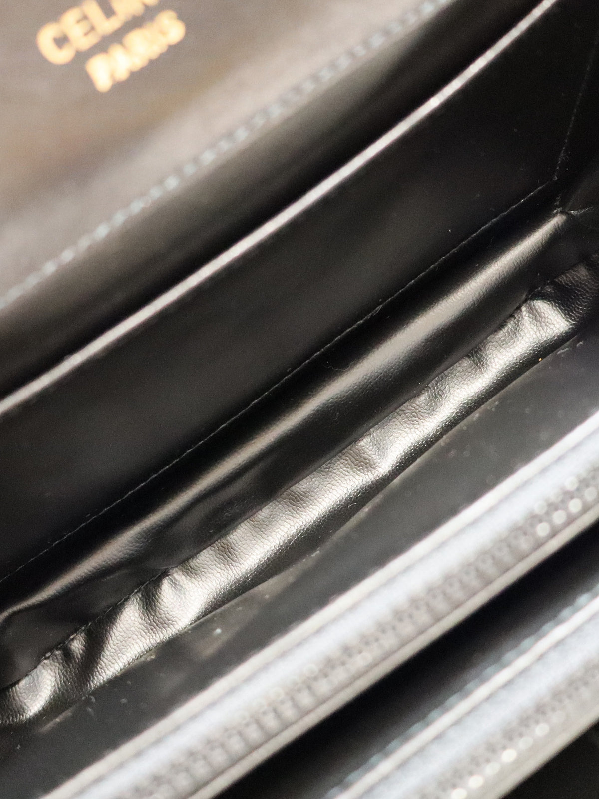 馬車金具レザーショルダーバッグ