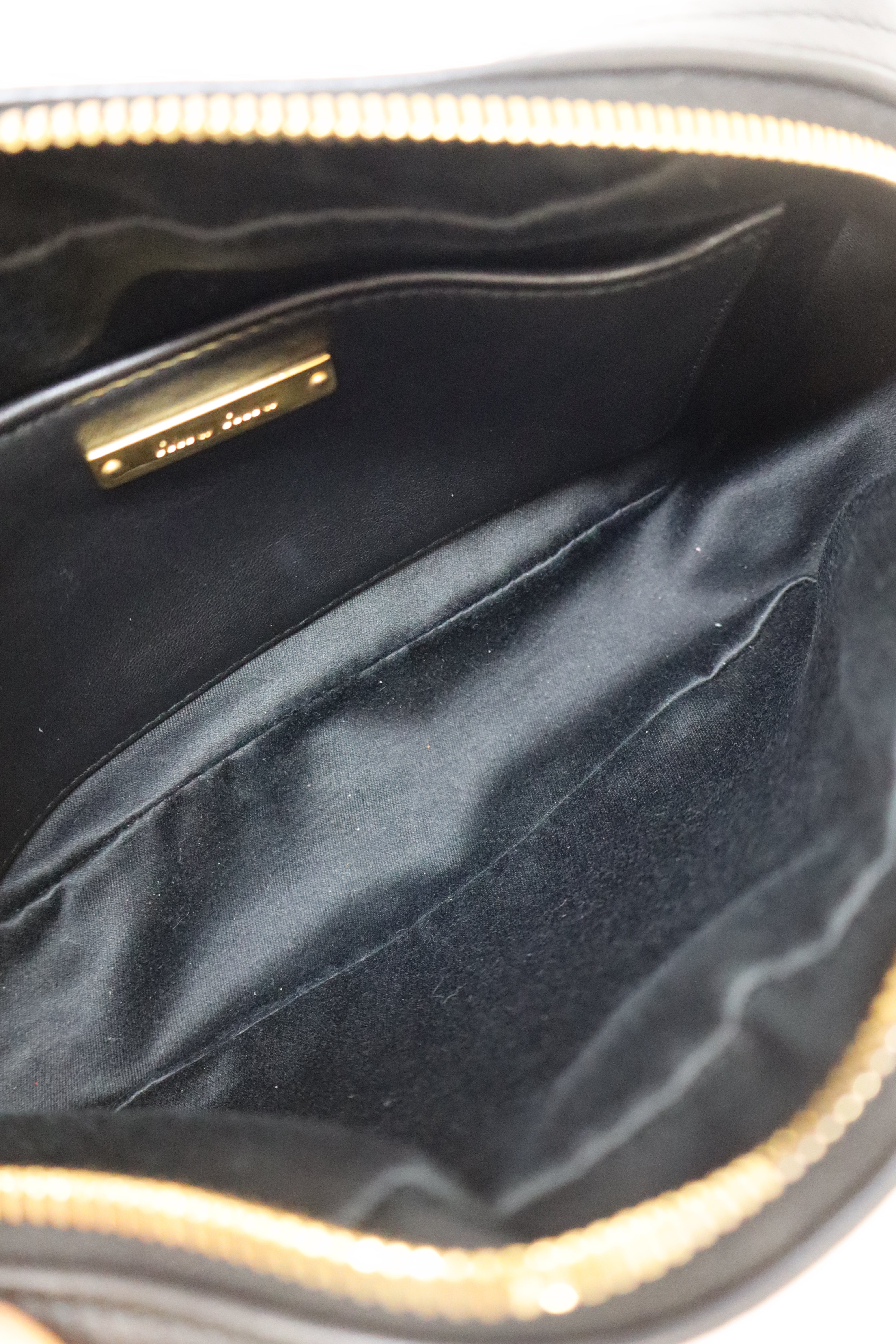Matelassé Chain Shoulder Bag