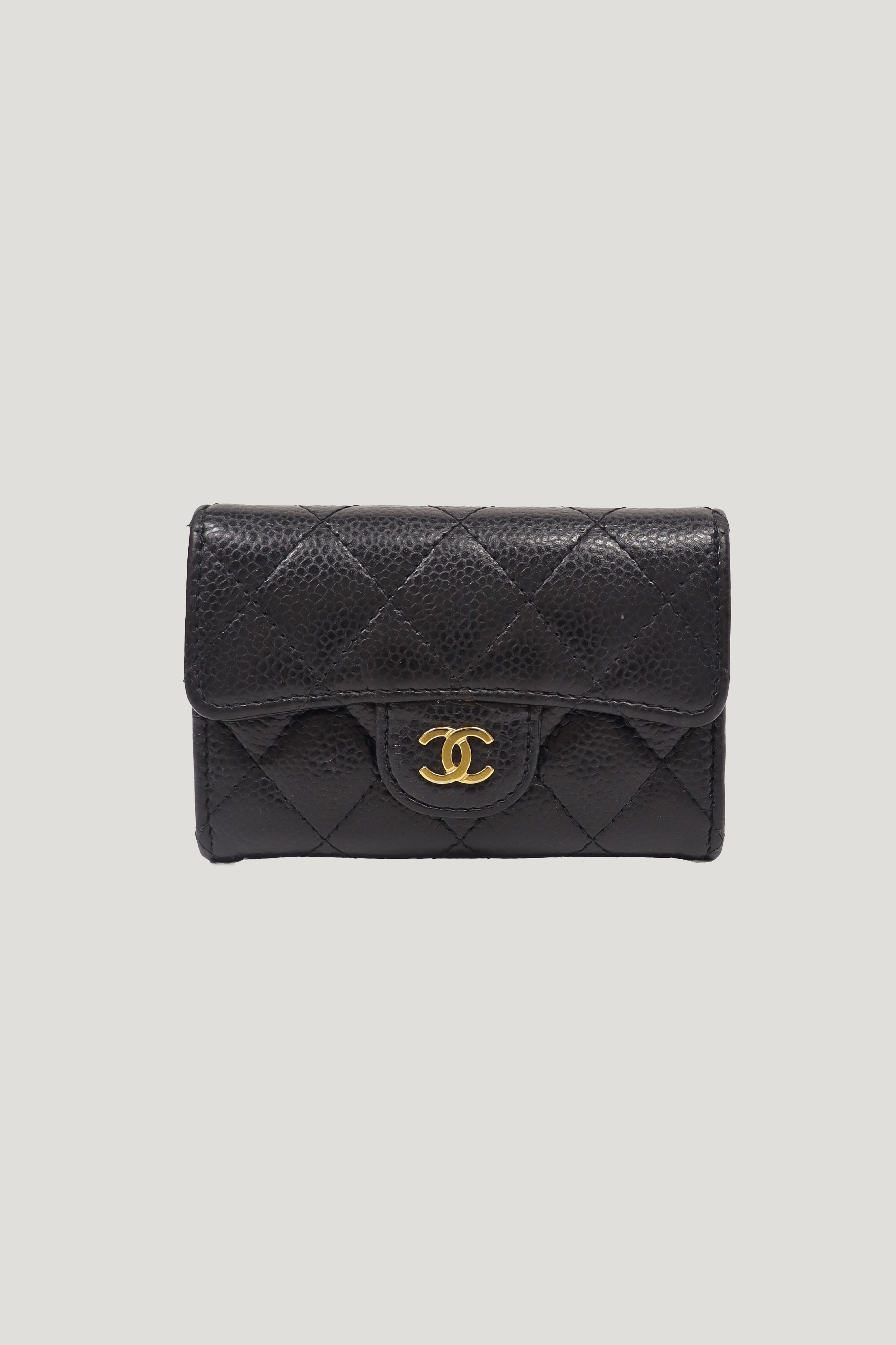Matelassé Caviar Skin Card Case