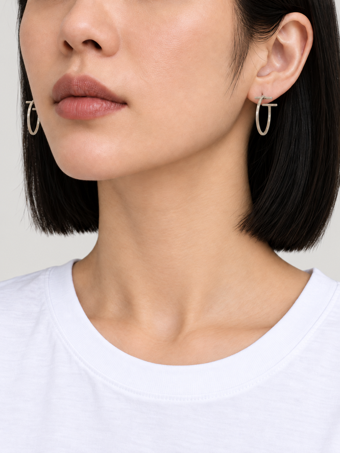 Tワイヤーフープピアス