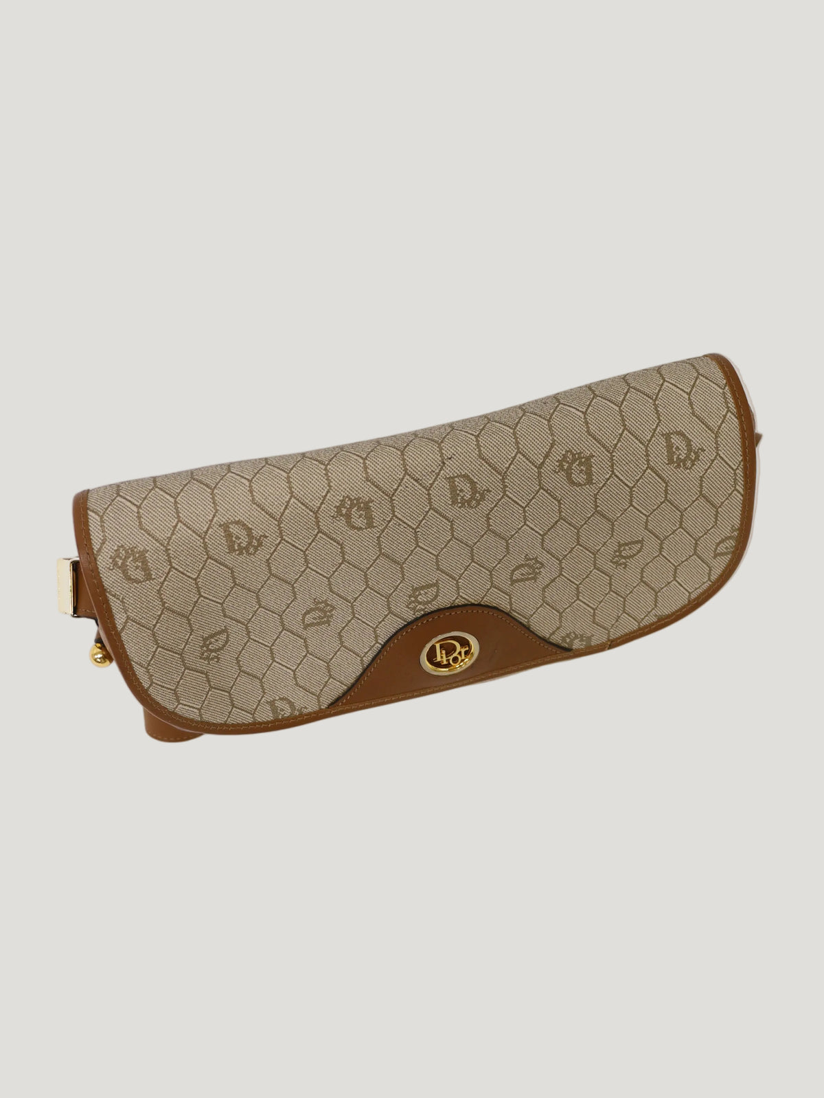 Honeycomb-pattern shoulder bag