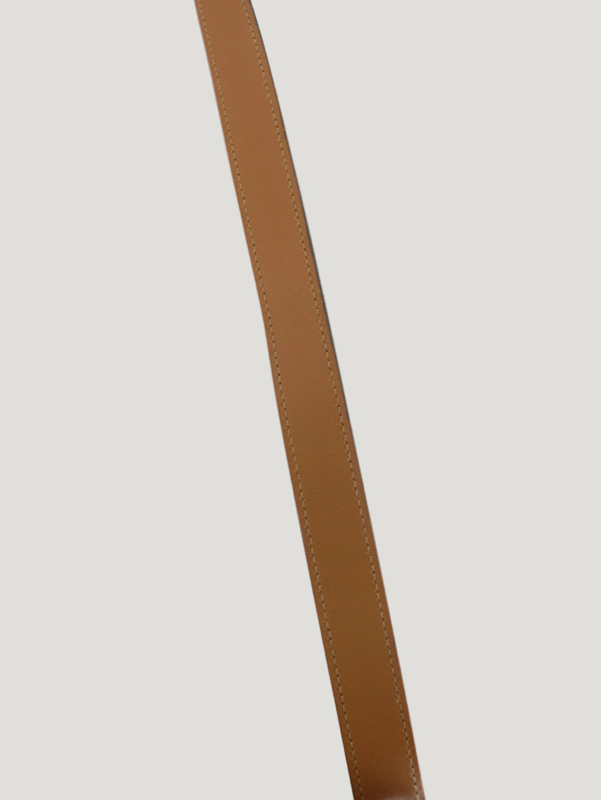 Honeycomb-pattern shoulder bag