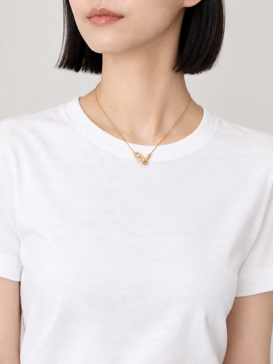 O-Lock rhinestone necklace