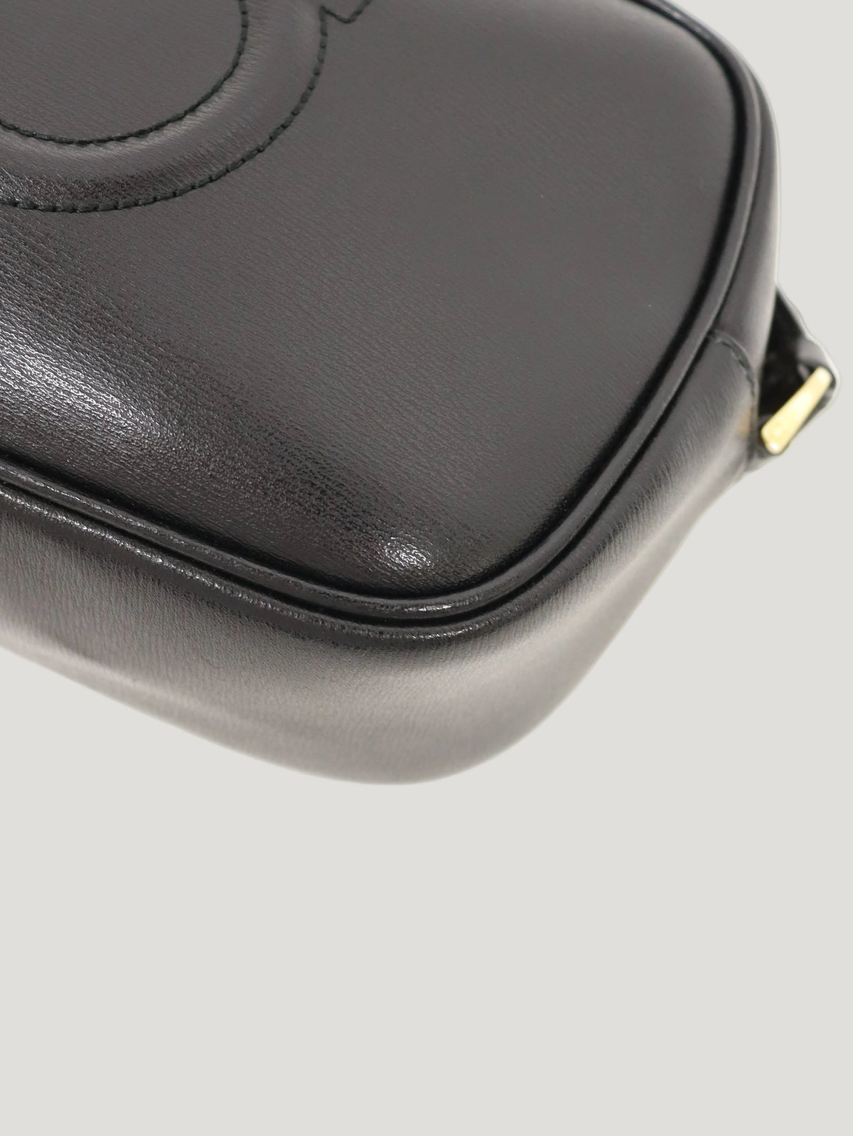 ロゴ金具レザーショルダーバッグ