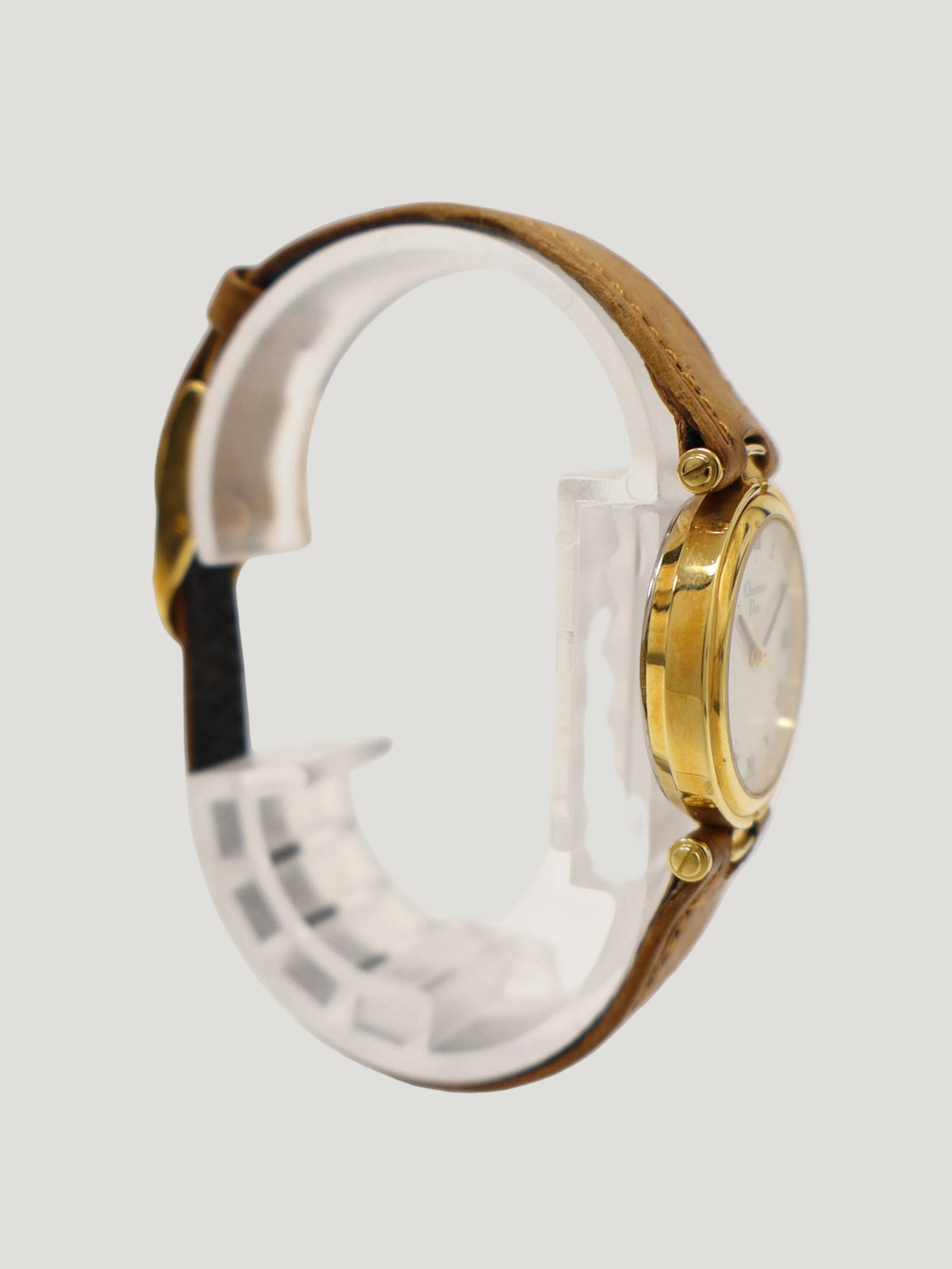 Round bezel watch