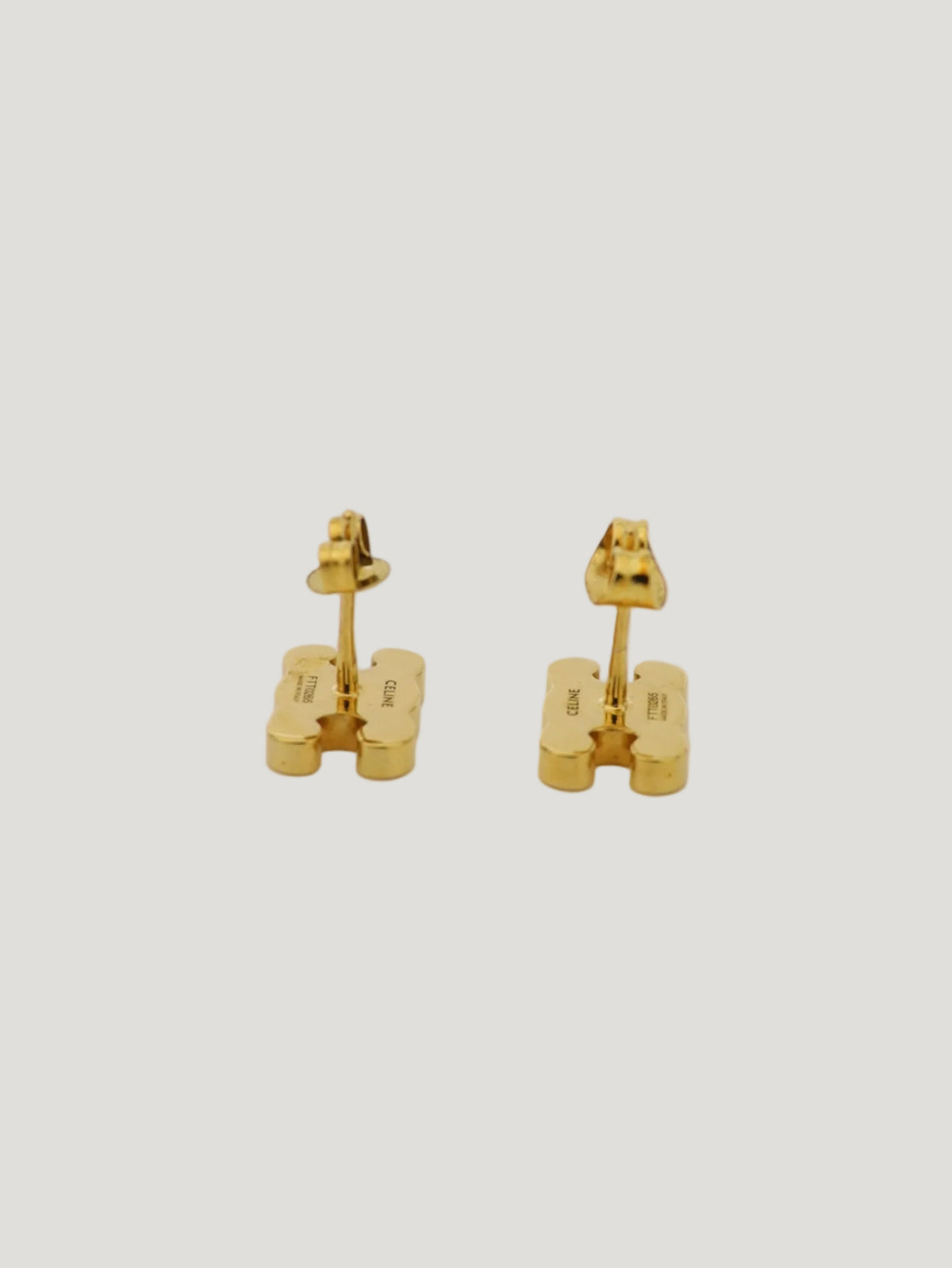 トリオンフピアス